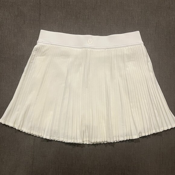 EUC Lululemon Varsity High-Rise Pleated Tennis Skirt - Size 6 - Picture 2 of 3